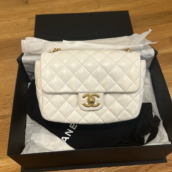 Lambskin Enamel Quilted Small Coco Hearts Square Flap White - Picture 2 of 13